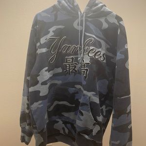 Supreme x NY Yankees hoodie